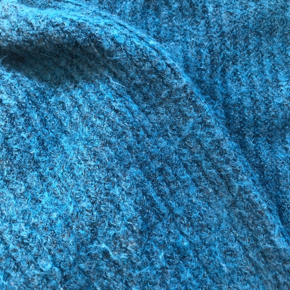 Bubble sleeve sweater - Picture 3 of 3